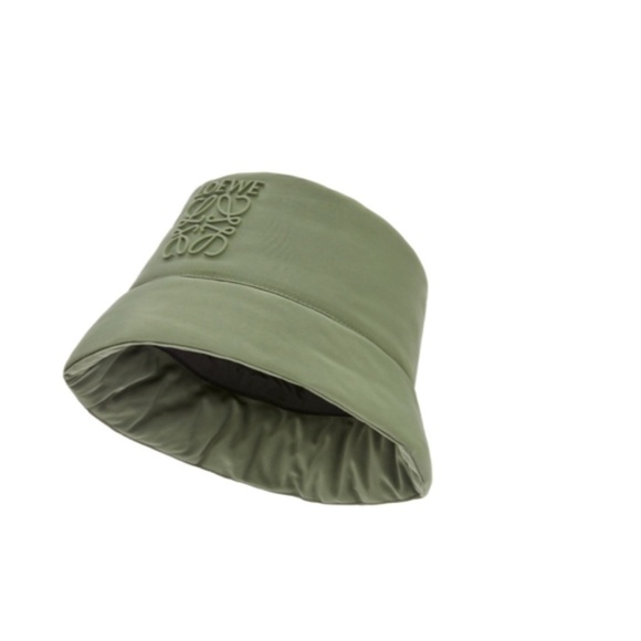 LOEWE NWT NEW green puffer nylon bucket hat 58 cm - current season - $690